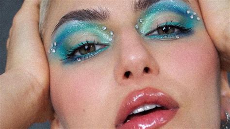 chanel mermaidcore makeup.